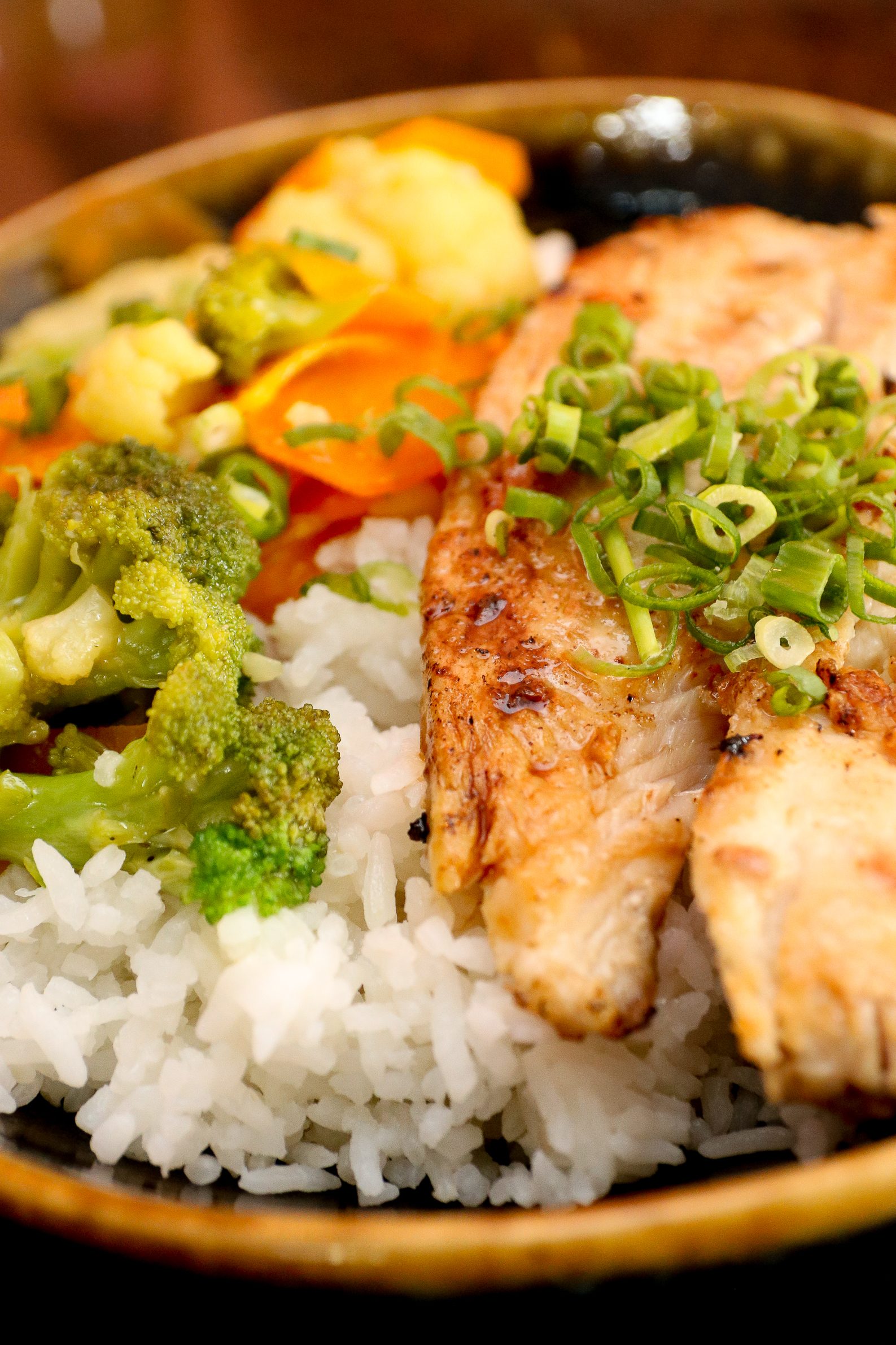 Teppan de carne com legumes e arroz